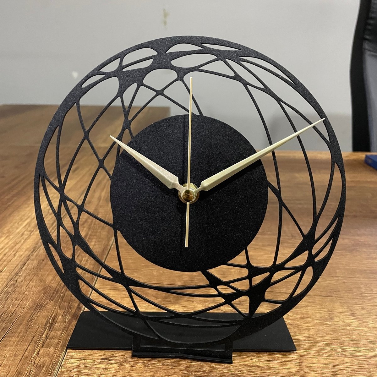 Abstract Artistic Tabletop Clock With Intricate Design - BrossHome Metal Wall Art