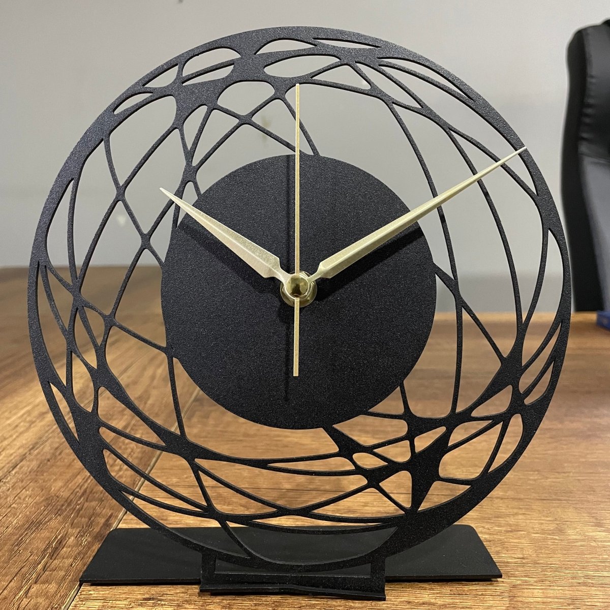 Abstract Artistic Tabletop Clock With Intricate Design - BrossHome Metal Wall Art