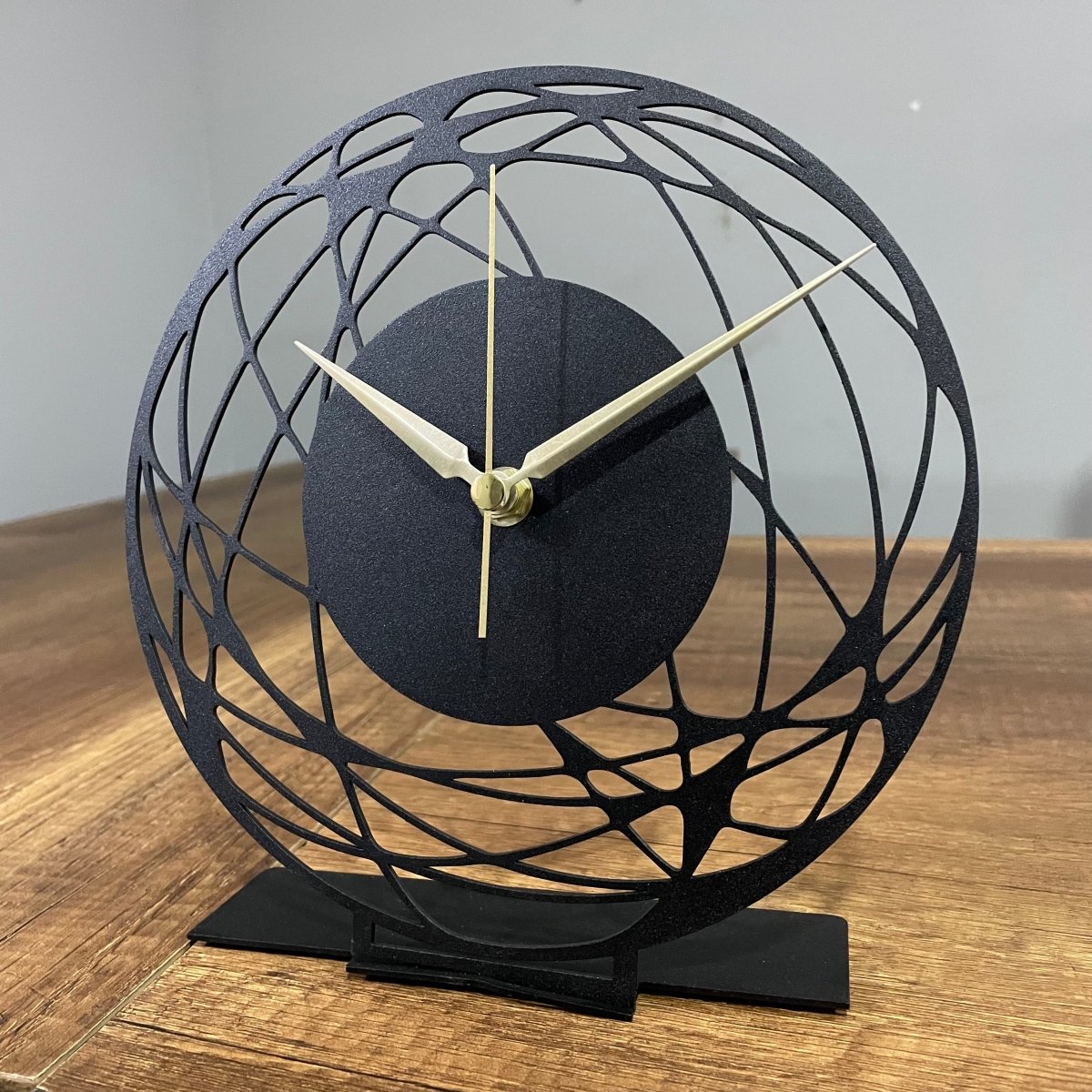 Abstract Artistic Tabletop Clock With Intricate Design - BrossHome Metal Wall Art