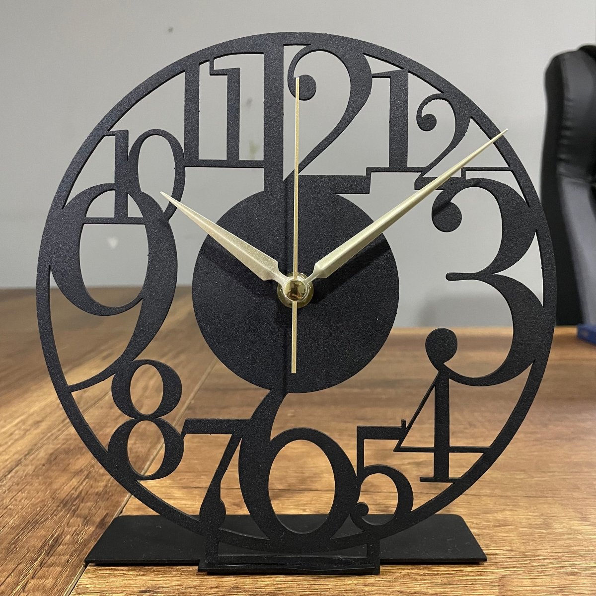 Bold Numeral Tabletop Clock With Modern Design - BrossHome Metal Wall Art