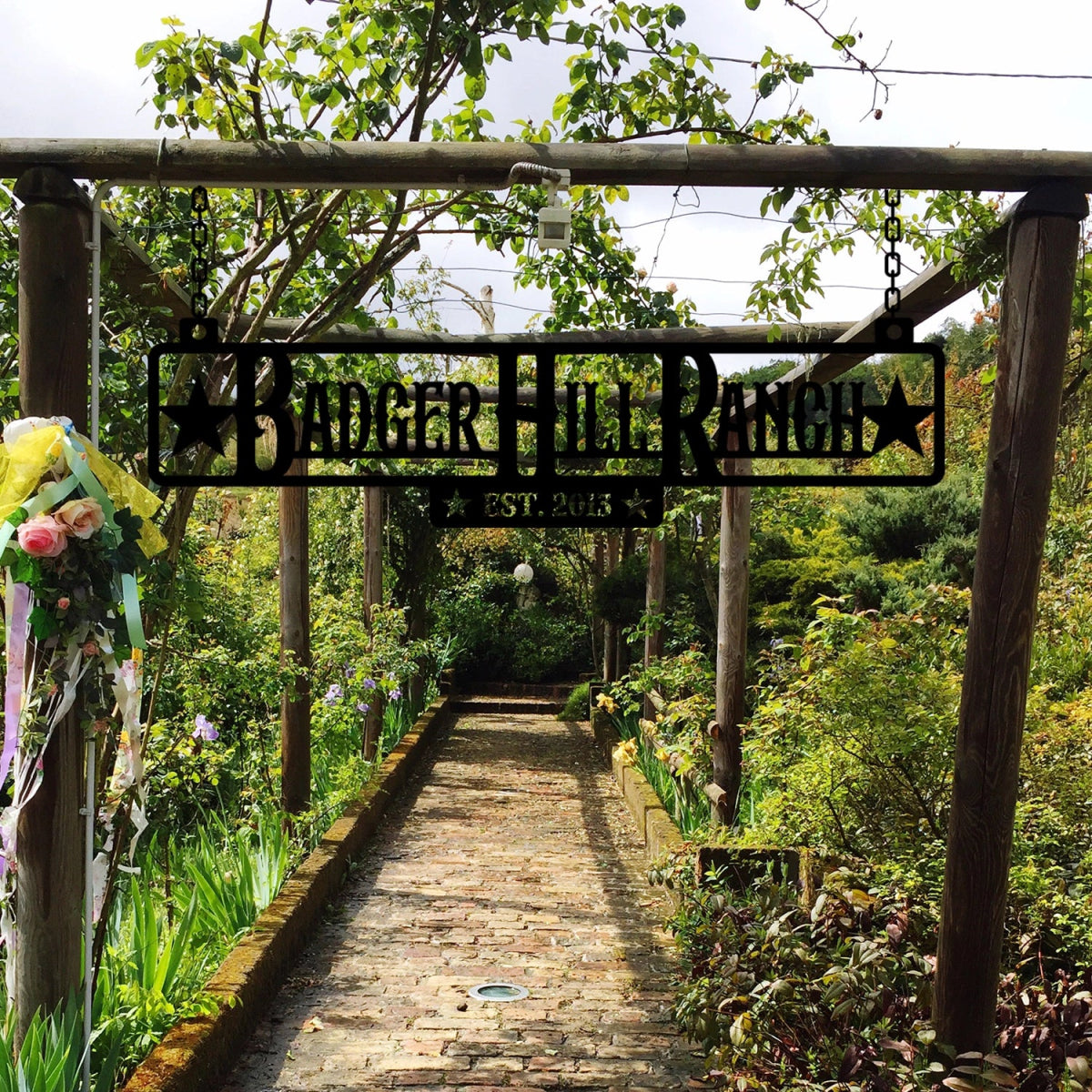 Custom Hanging Ranch Sign - Personalized Metal Outdoor Entrance Plaque with Chains - BrossHome Metal Wall Art