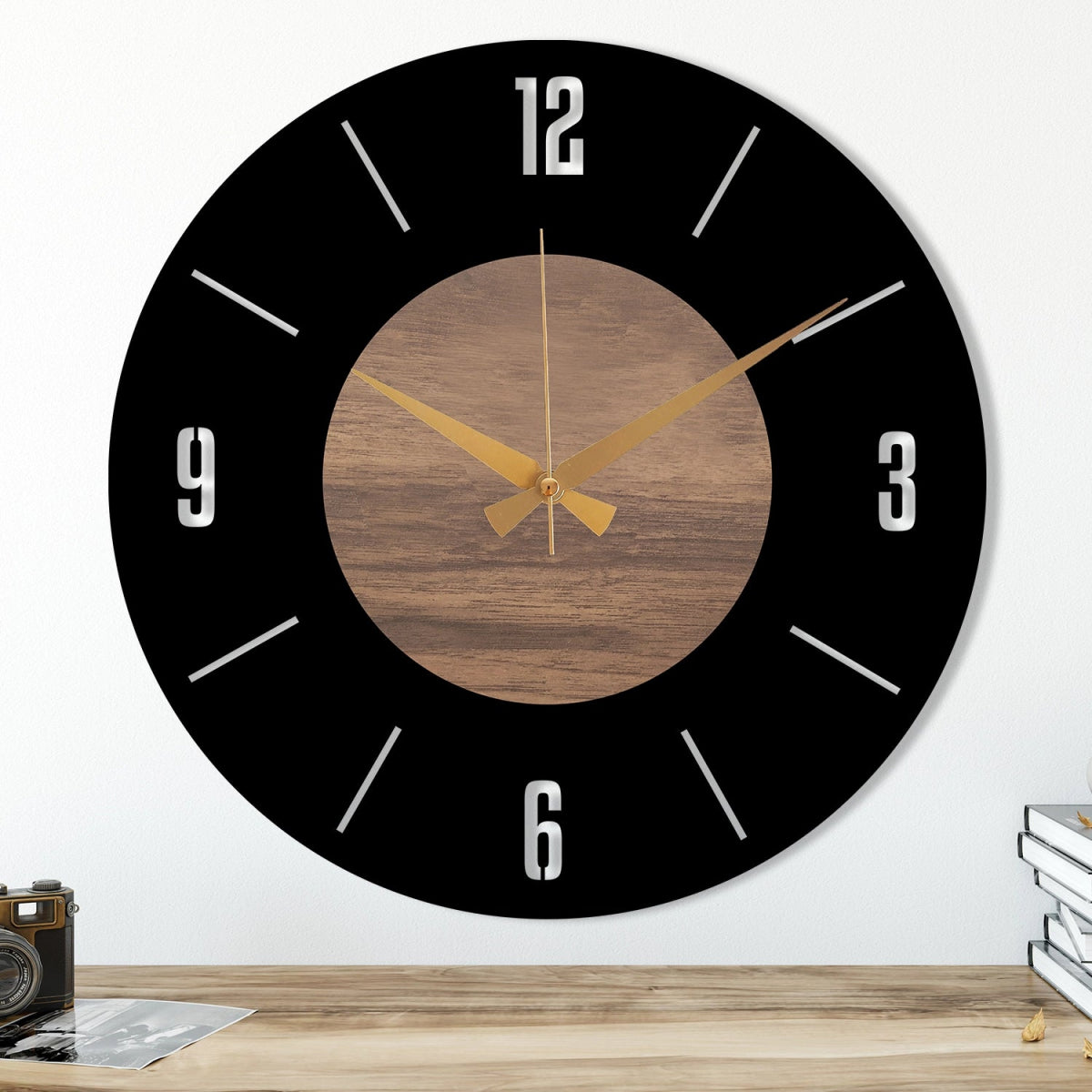 METAL WALL CLOCK WITH BLACK BACKGROUND - BrossHome Metal Wall Art