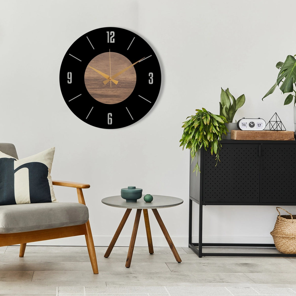 METAL WALL CLOCK WITH BLACK BACKGROUND - BrossHome Metal Wall Art