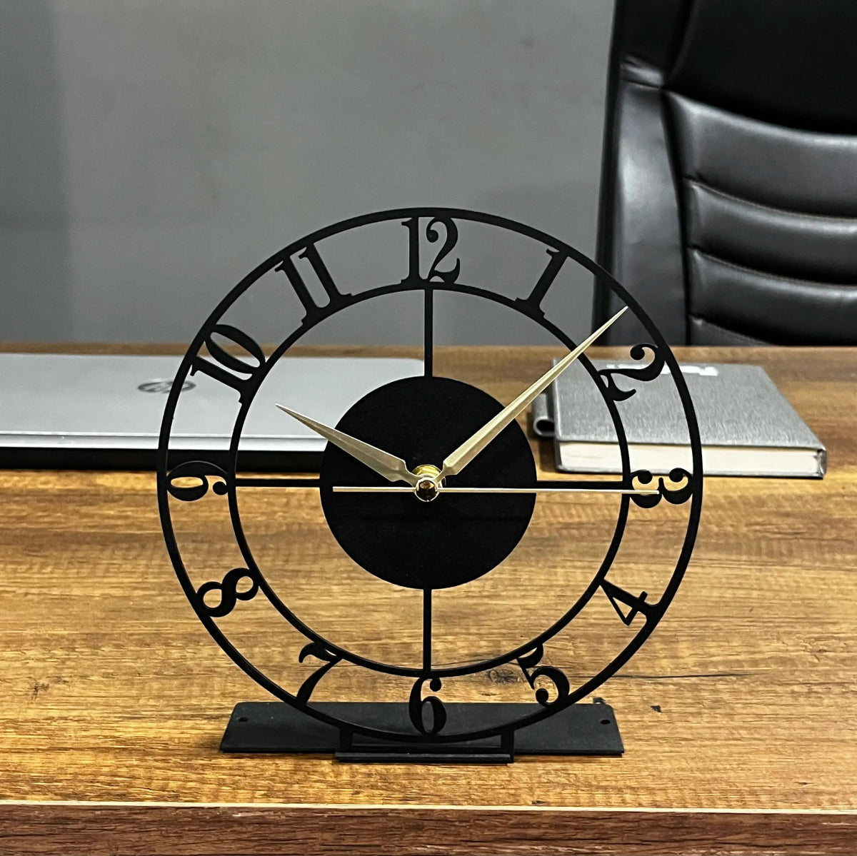 Minimalist Tabletop Clock With Metal Frame - BrossHome Metal Wall Art