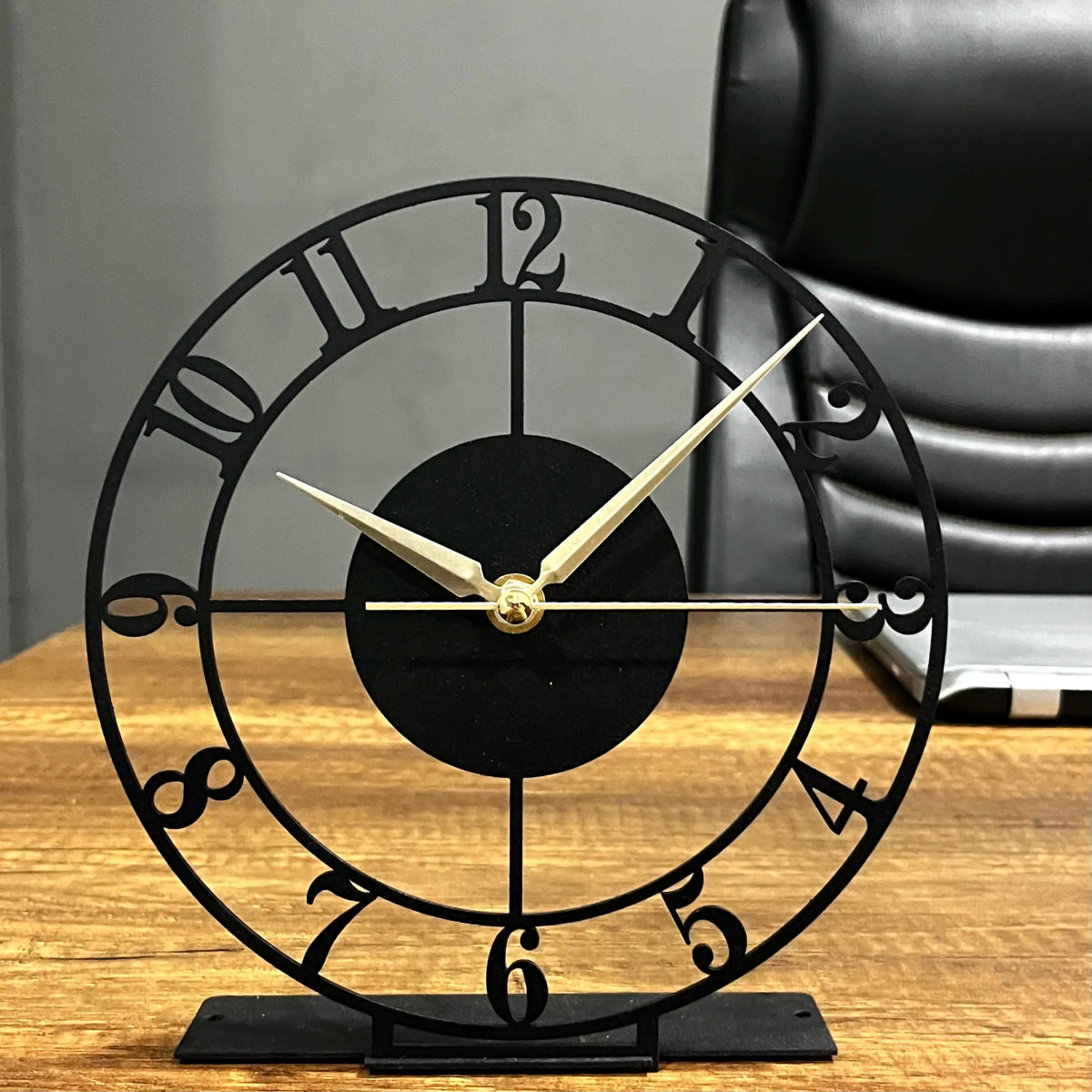 Minimalist Tabletop Clock With Metal Frame - BrossHome Metal Wall Art