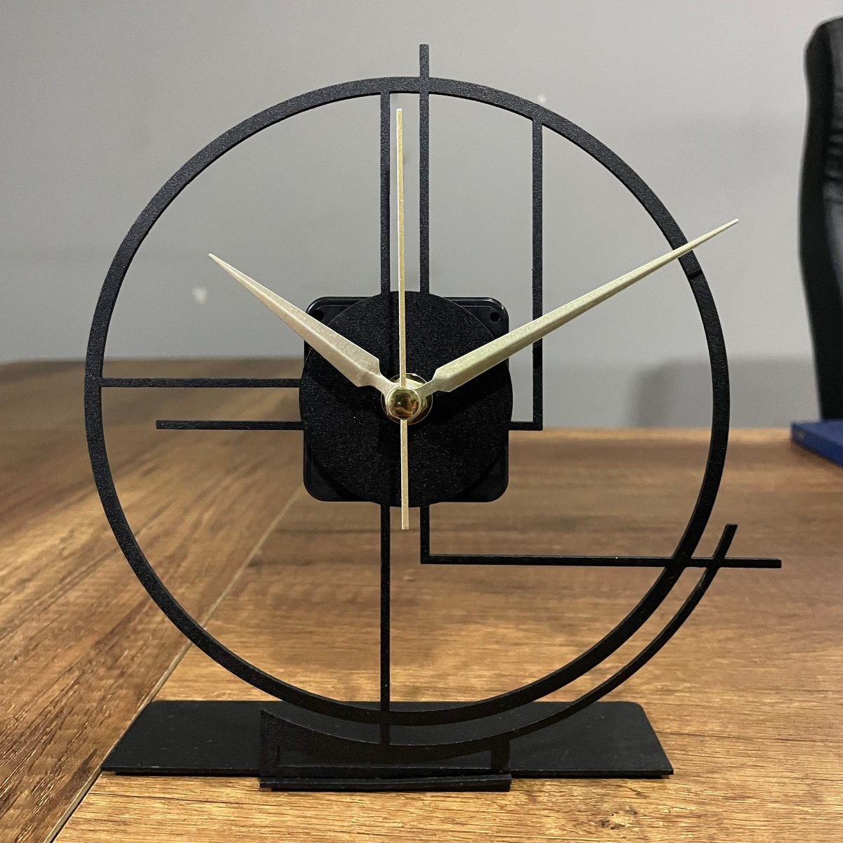 Modern Geometric Tabletop Clock With Minimalist Design - BrossHome Metal Wall Art