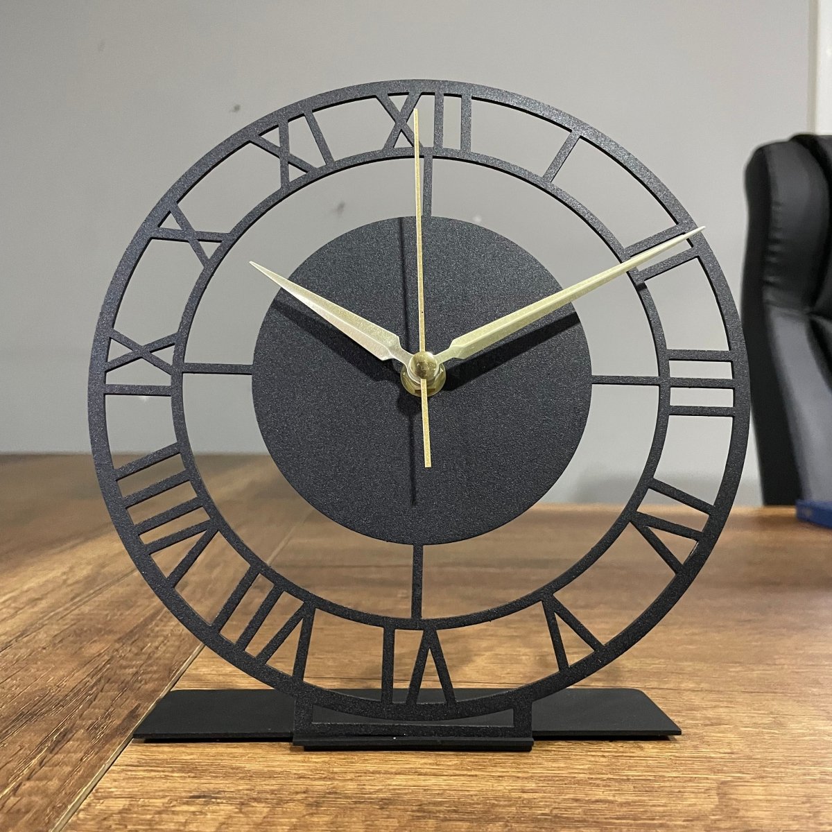 Vintage Roman Numeral Tabletop Clock With Sleek Design - BrossHome Metal Wall Art