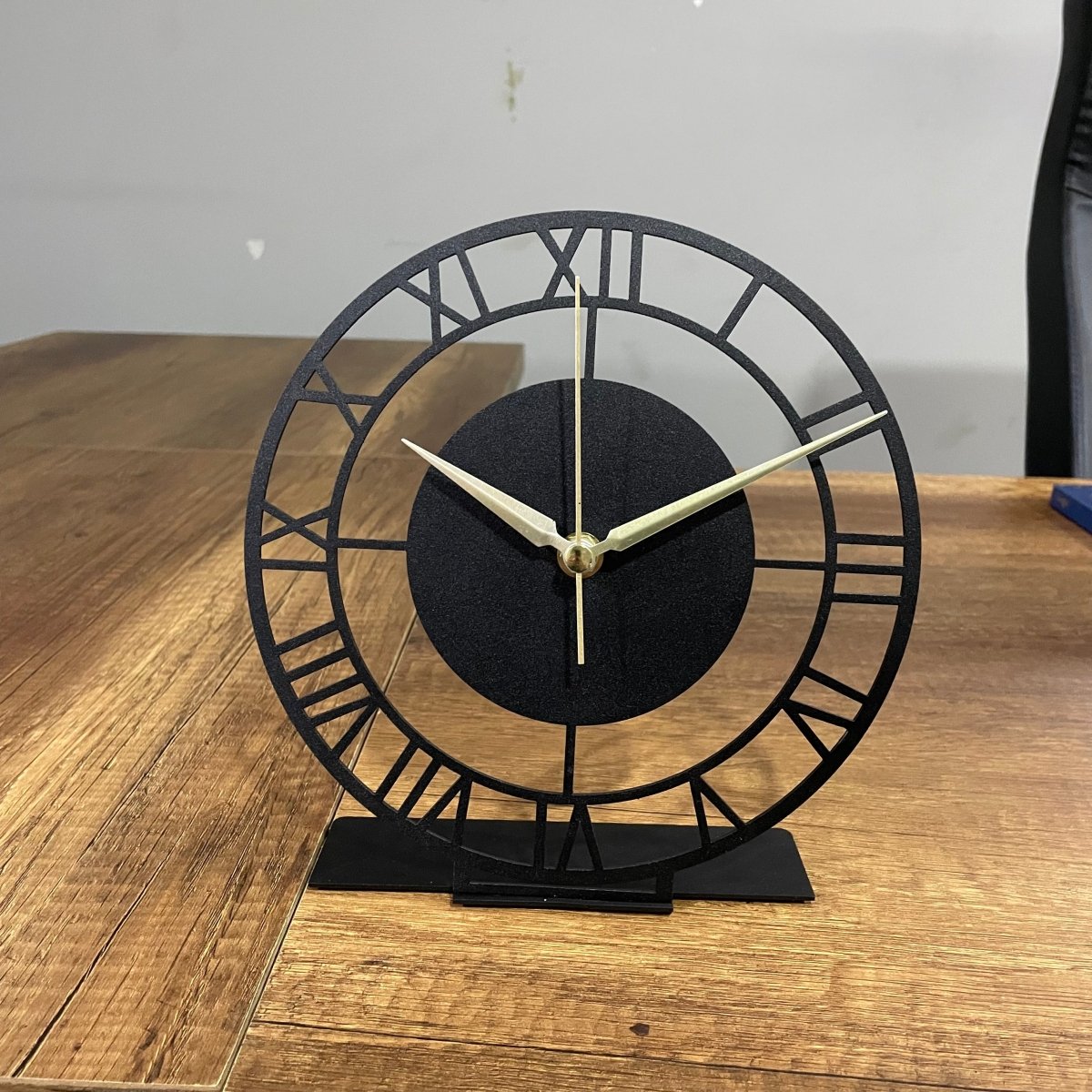 Vintage Roman Numeral Tabletop Clock With Sleek Design - BrossHome Metal Wall Art