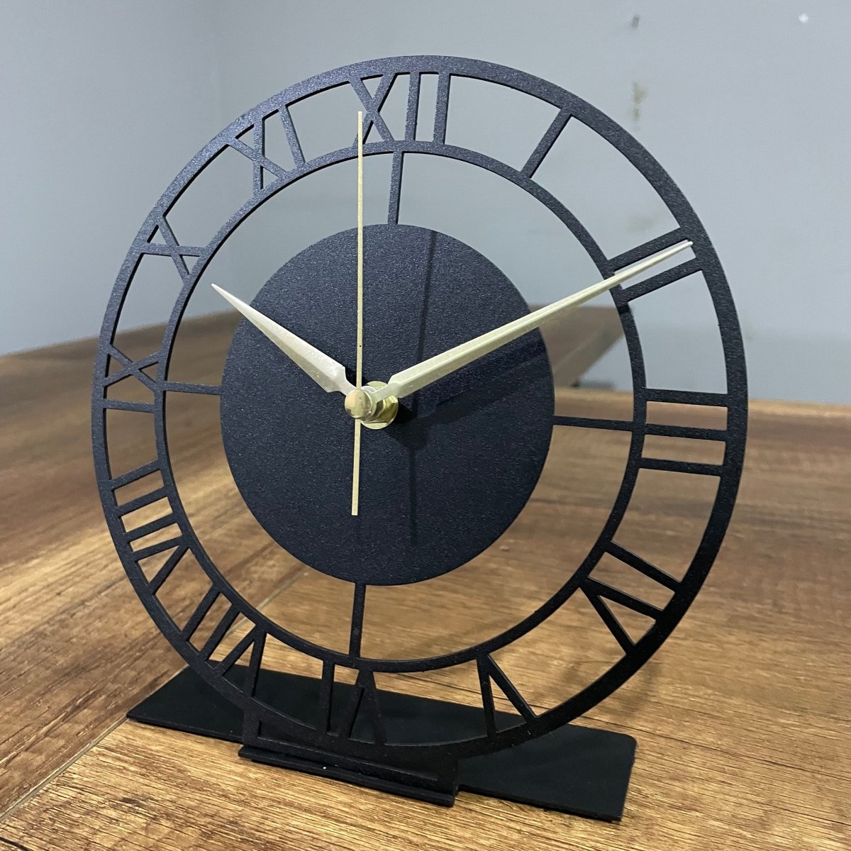 Vintage Roman Numeral Tabletop Clock With Sleek Design - BrossHome Metal Wall Art