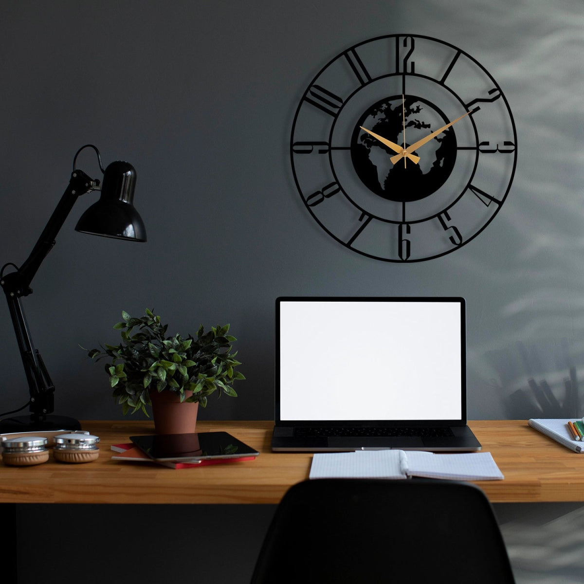 WORLD THEMED METAL WALL CLOCK - BrossHome Metal Wall Art