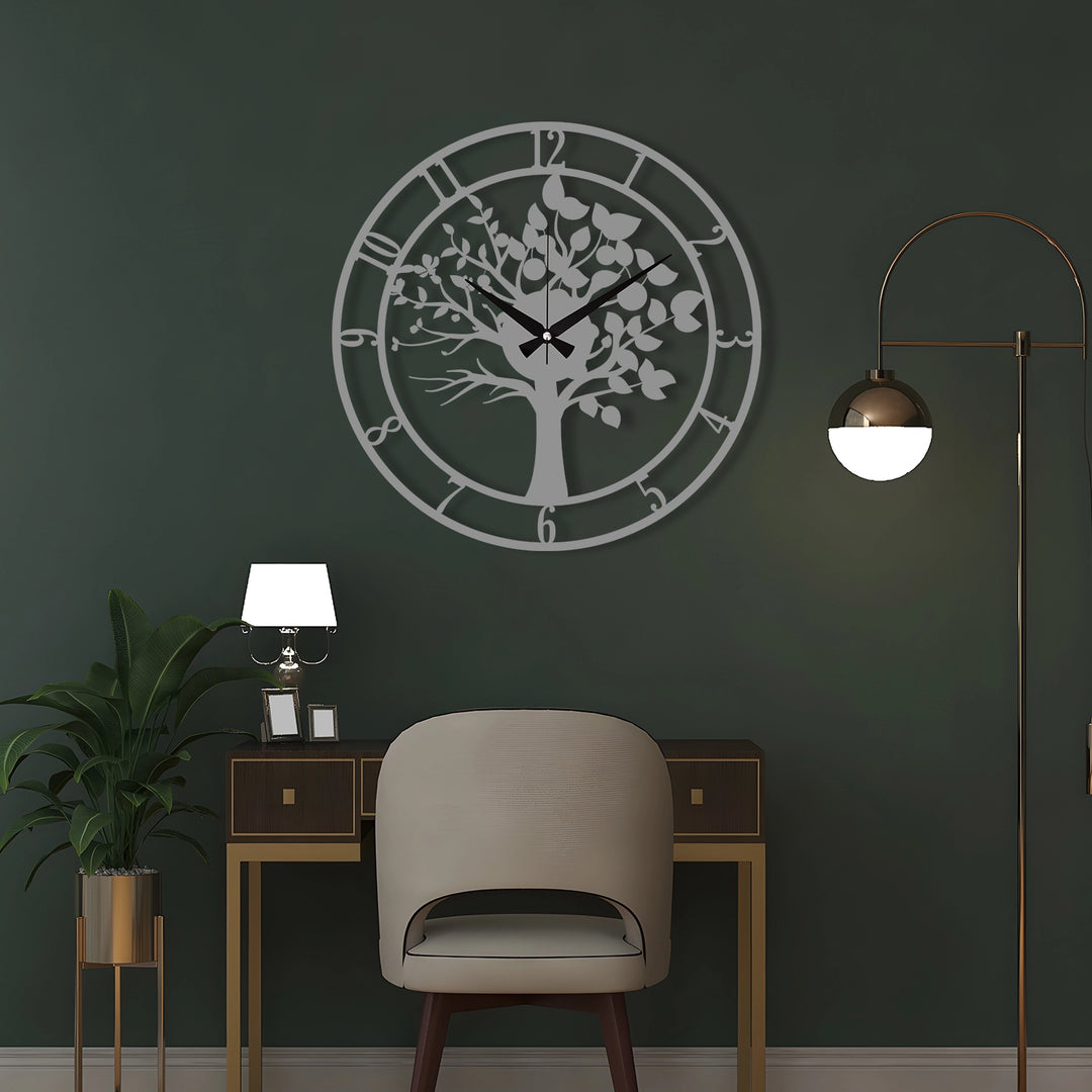 METAL WALL CLOCK WITH TREE DETAIL